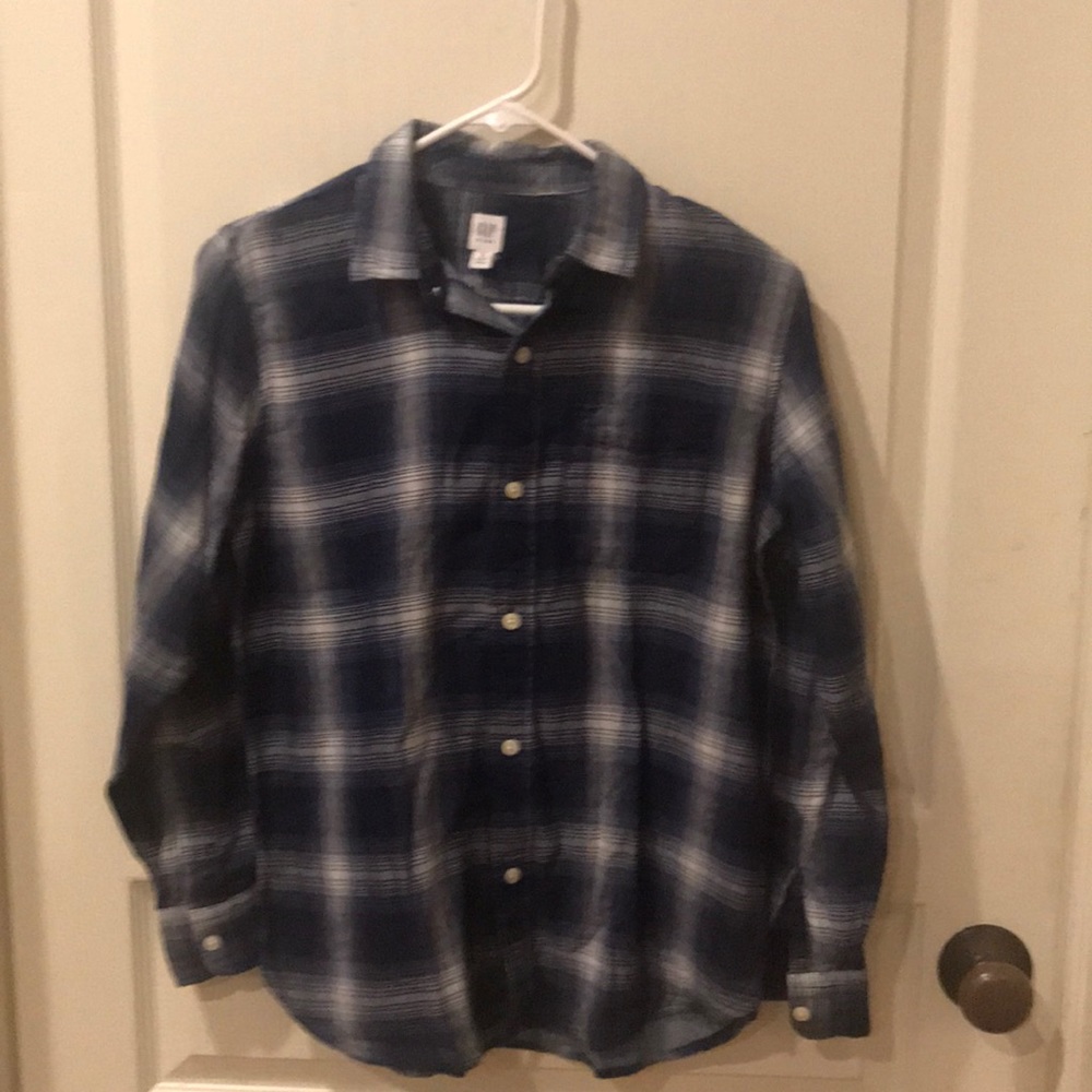 NWT GAP BUTTON DOWN SHIRT